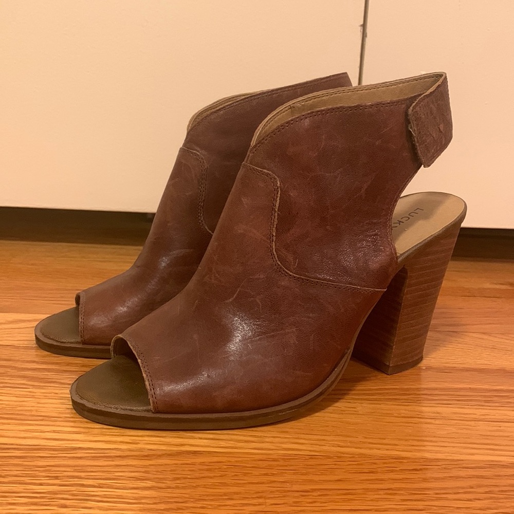Only worn once - Leather Lucky Brand cowgirl booties
